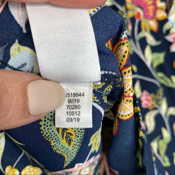 LOFT FLORAL WRAP BLOUSE Size M - Picture 7 of 9